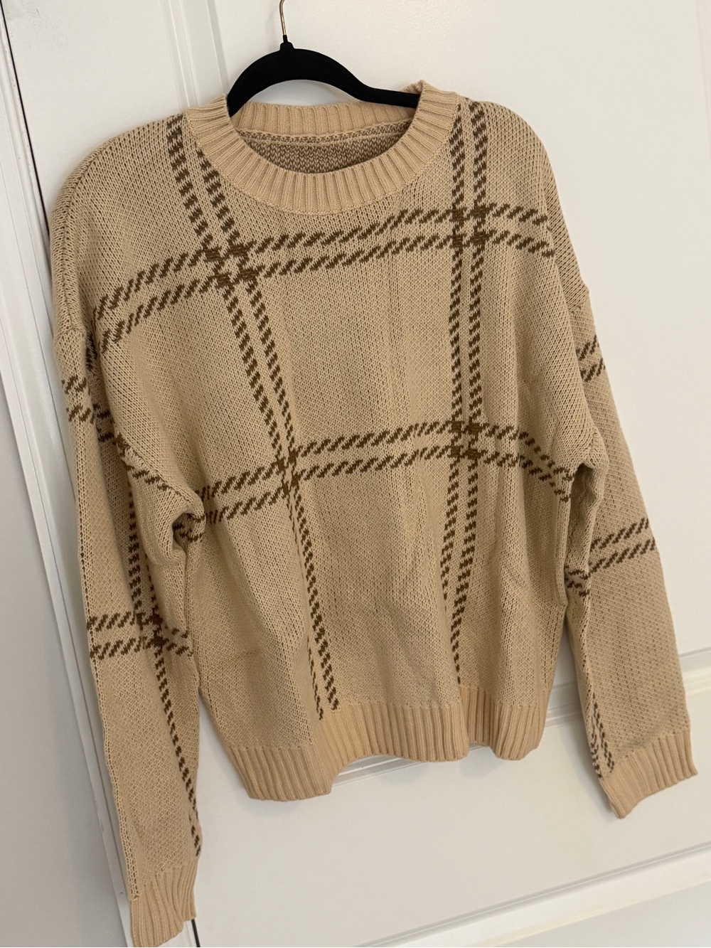 Women’s Beige Plaid Crewneck Sweater